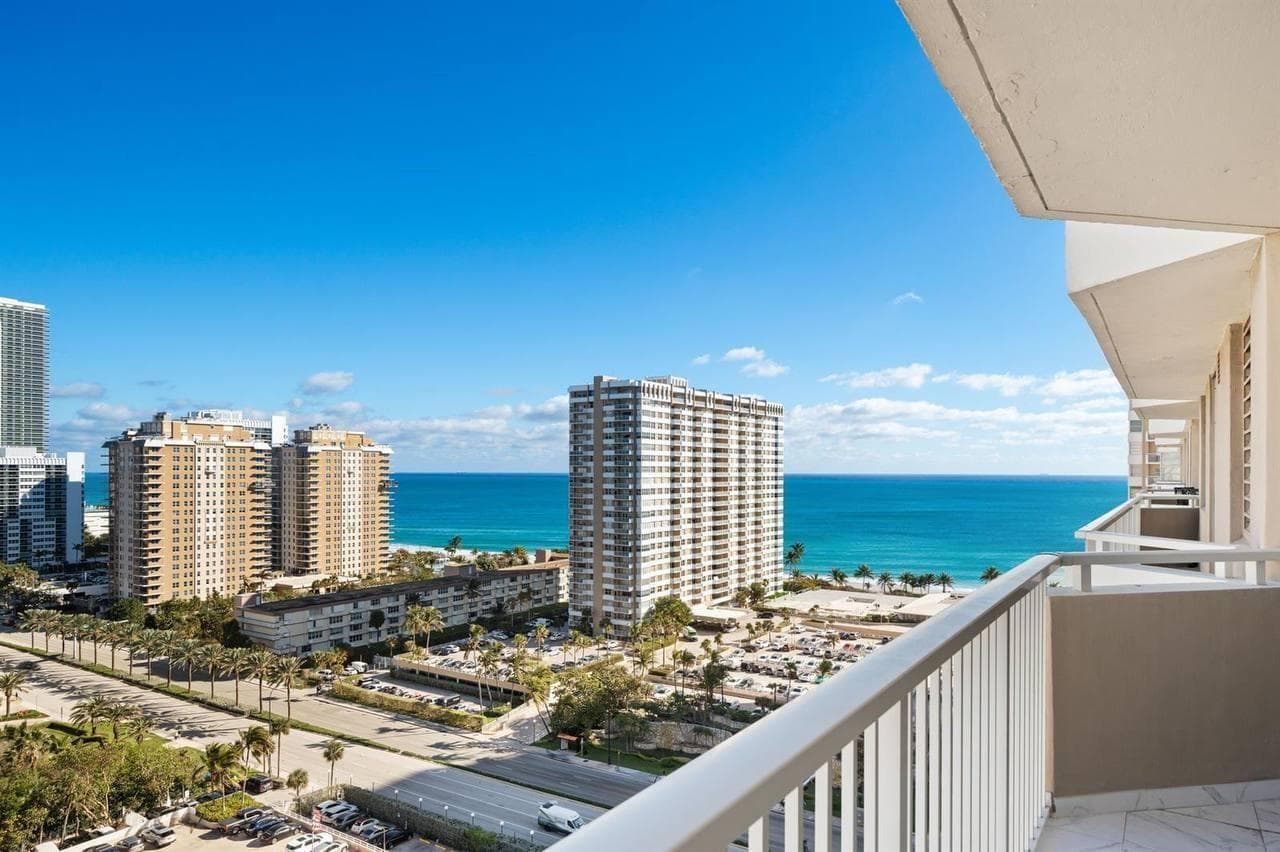 1985 S Ocean Drive #16b 1