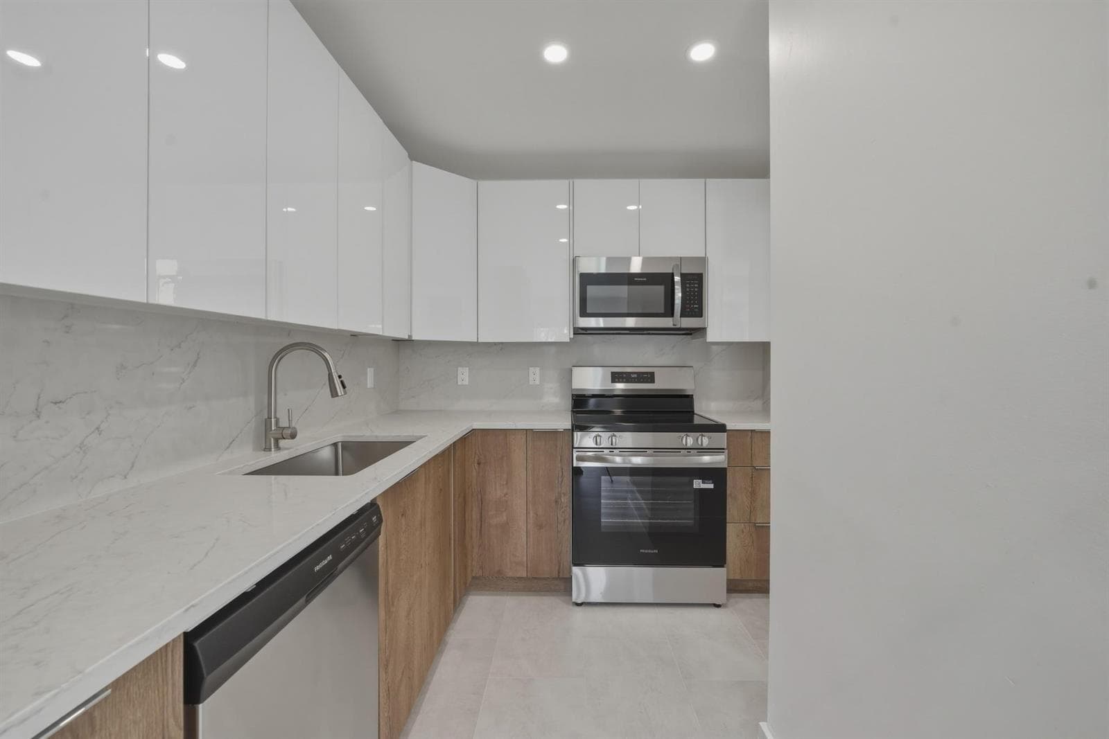 700 Pine Drive 105 photo 6