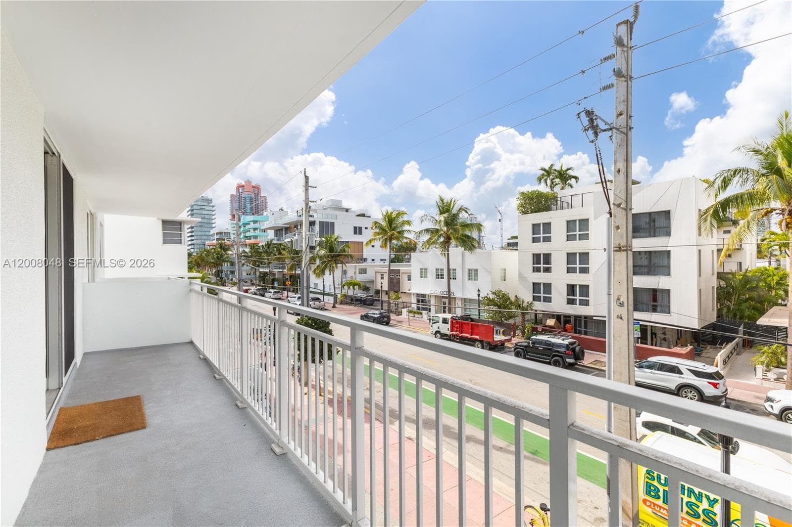 345 Ocean Dr 304 photo 2
