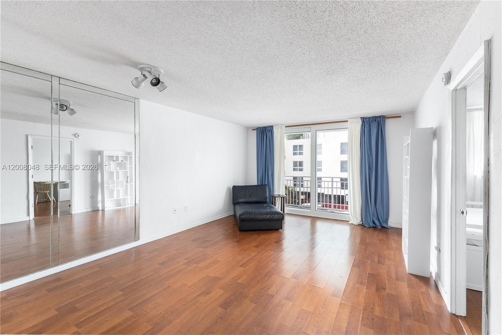 345 Ocean Dr 304 photo 3