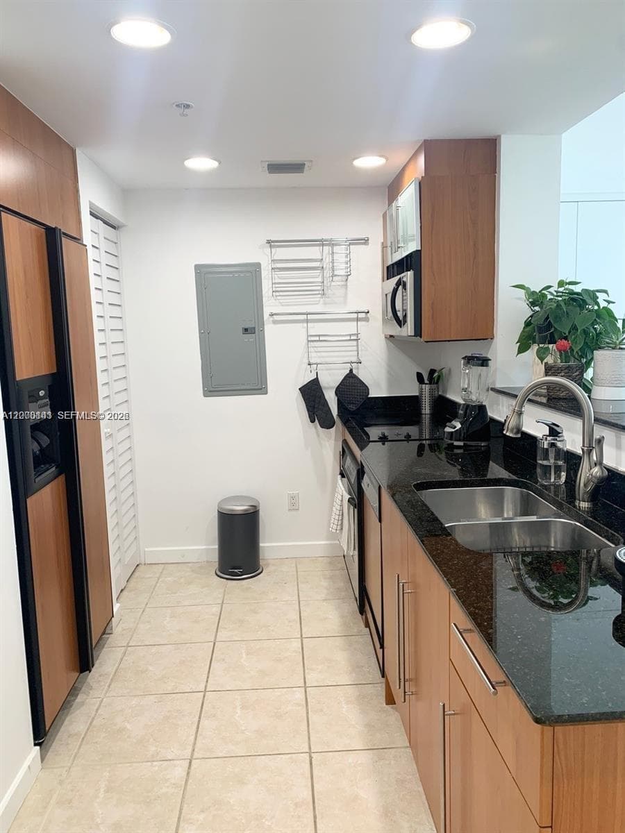 335 S Biscayne Blvd 1106 photo 16