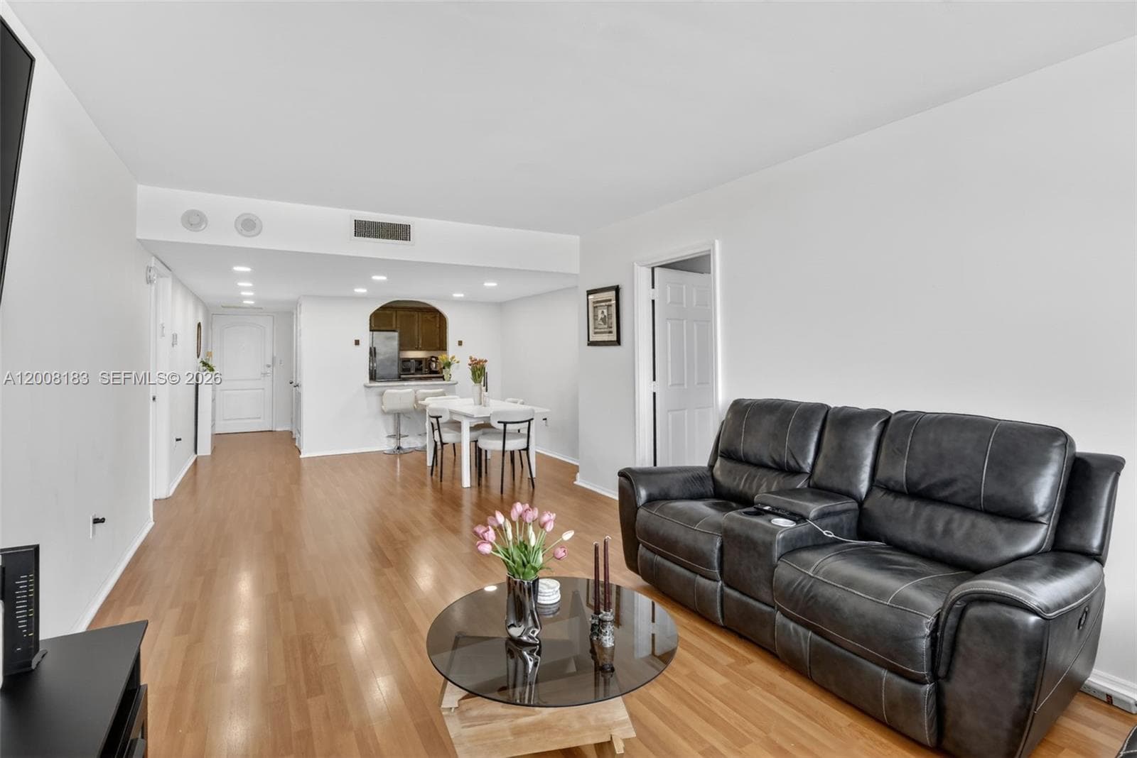 3675 N Country Club Dr 410 photo 3