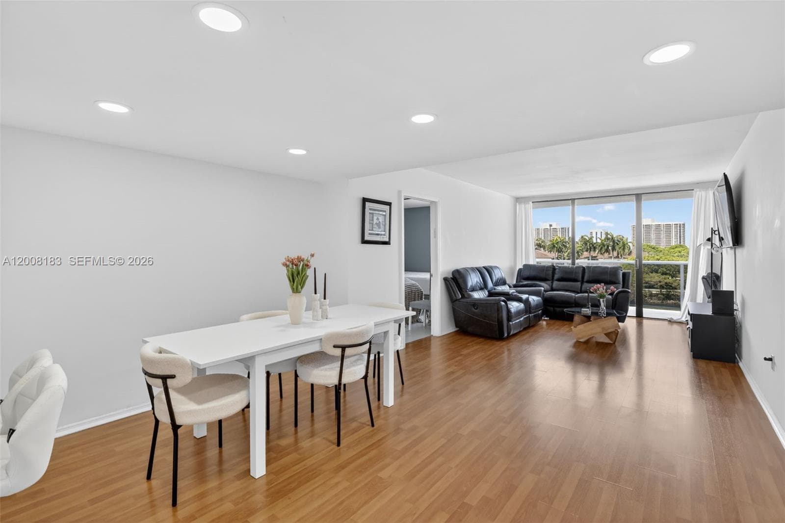 3675 N Country Club Dr 410 photo 1