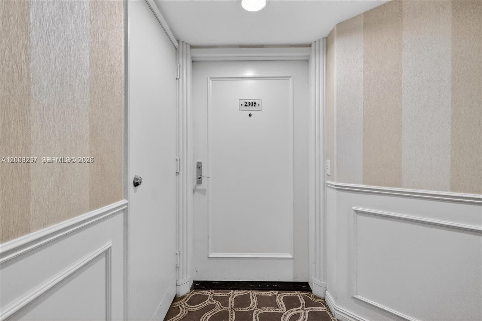 3000 Island Blvd 2305 photo 4