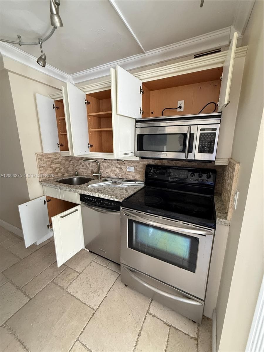 5313 Collins Ave 801 photo 3
