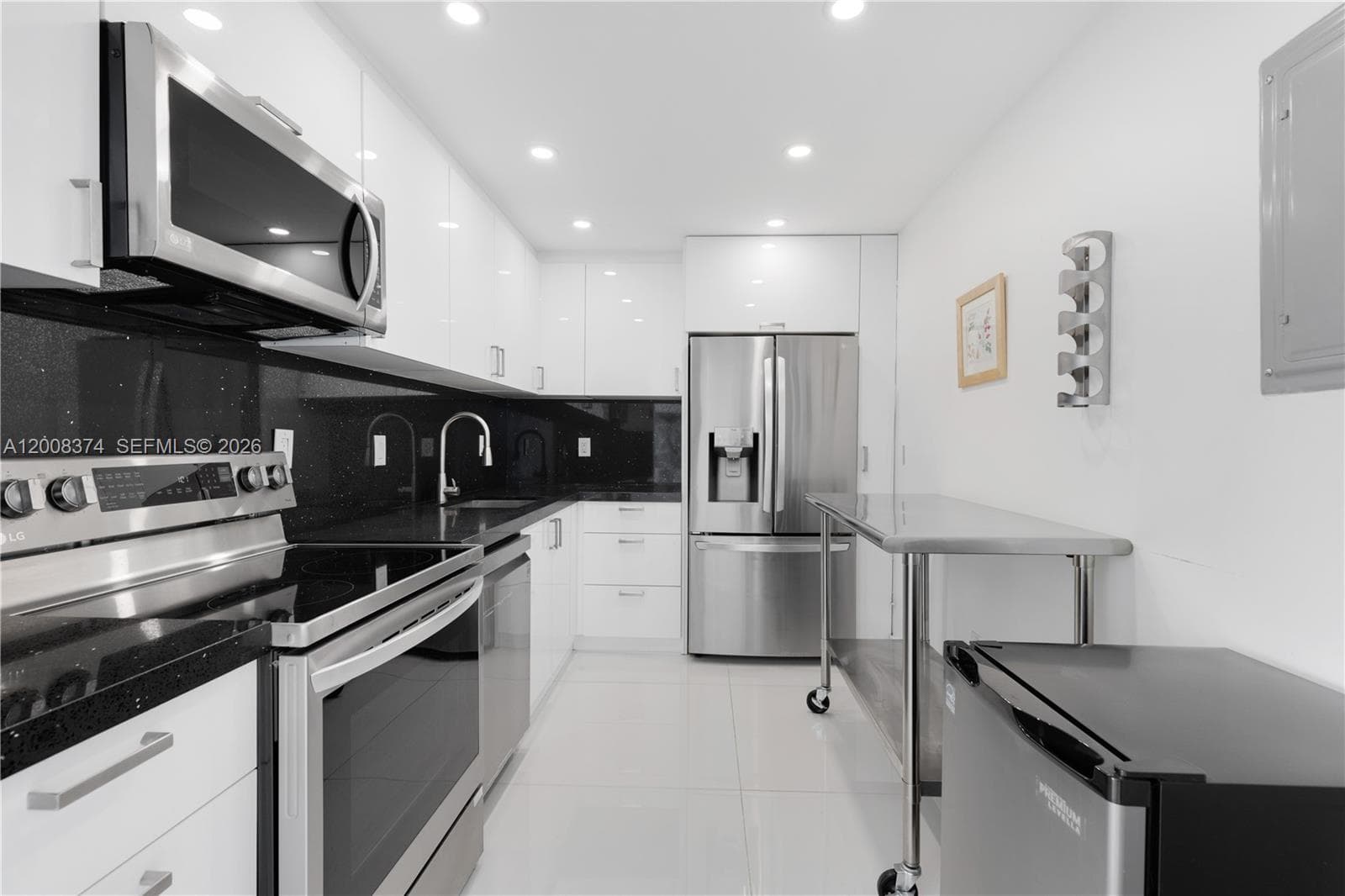 3701 N Country Club Dr 1805 photo 9