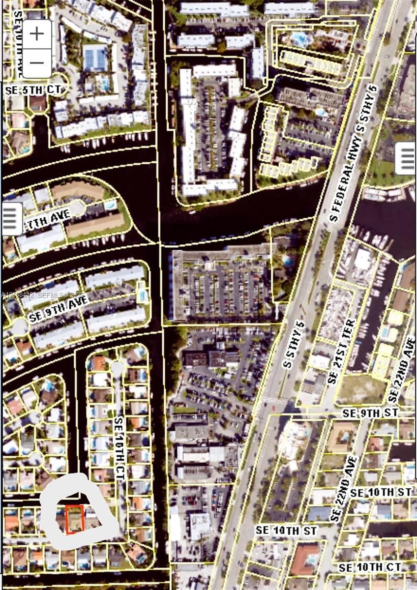 933 10th Ct 3