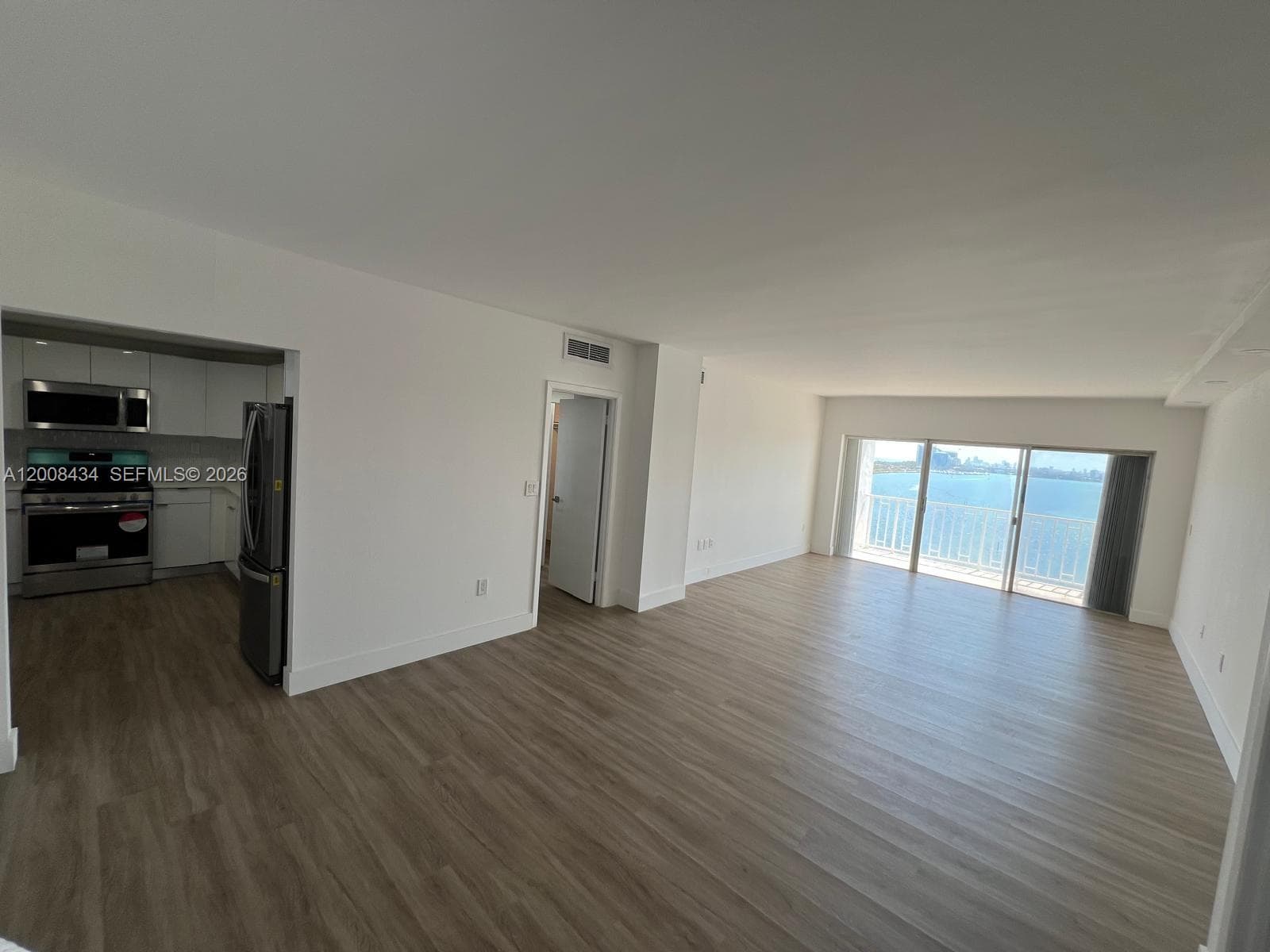 500 Bayview Dr 1120 photo 16