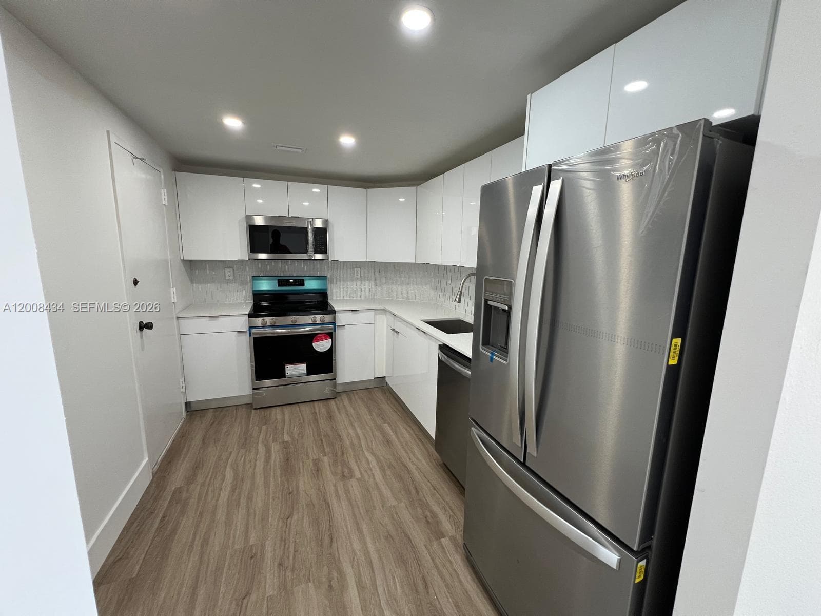 500 Bayview Dr 1120 photo 7