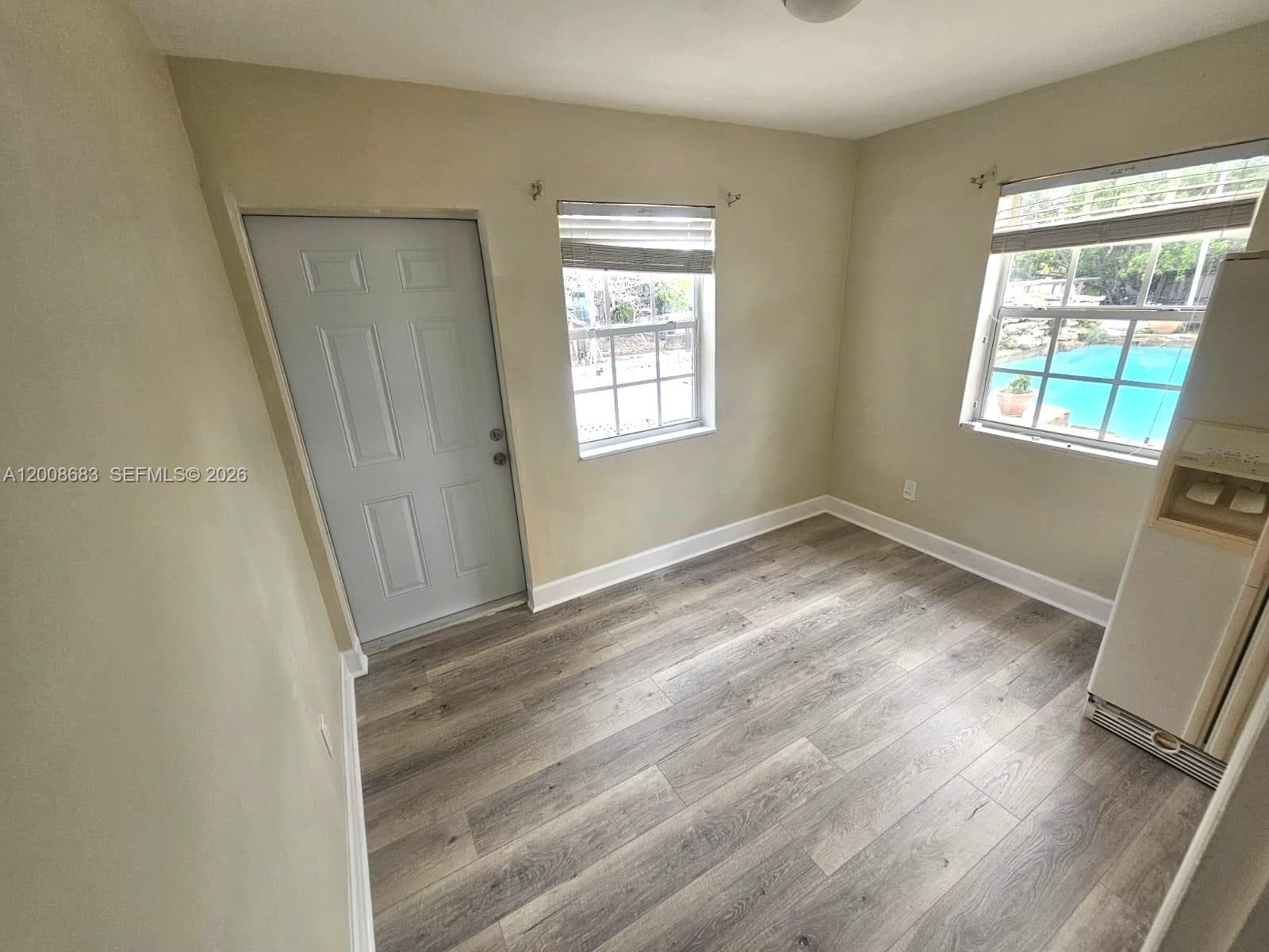 10790 46th St 10790 photo 2