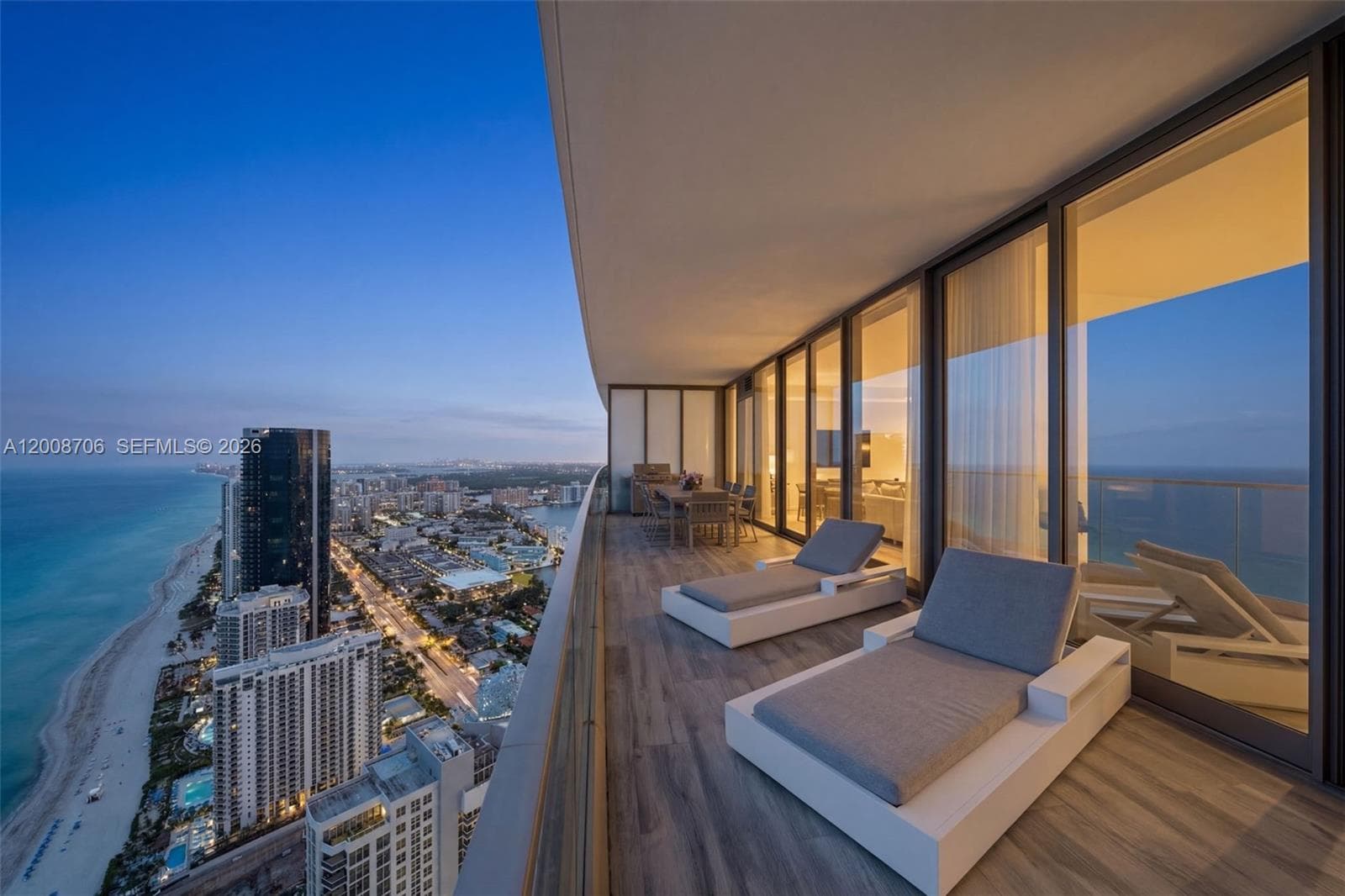 18975 Collins Ave 3