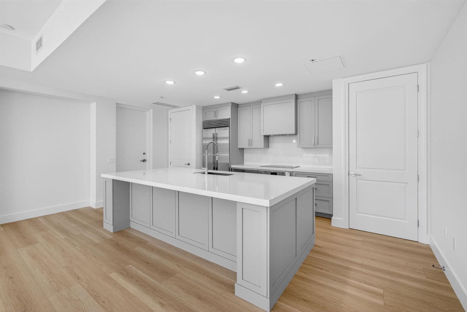 182 Lake Drive #5-301 3