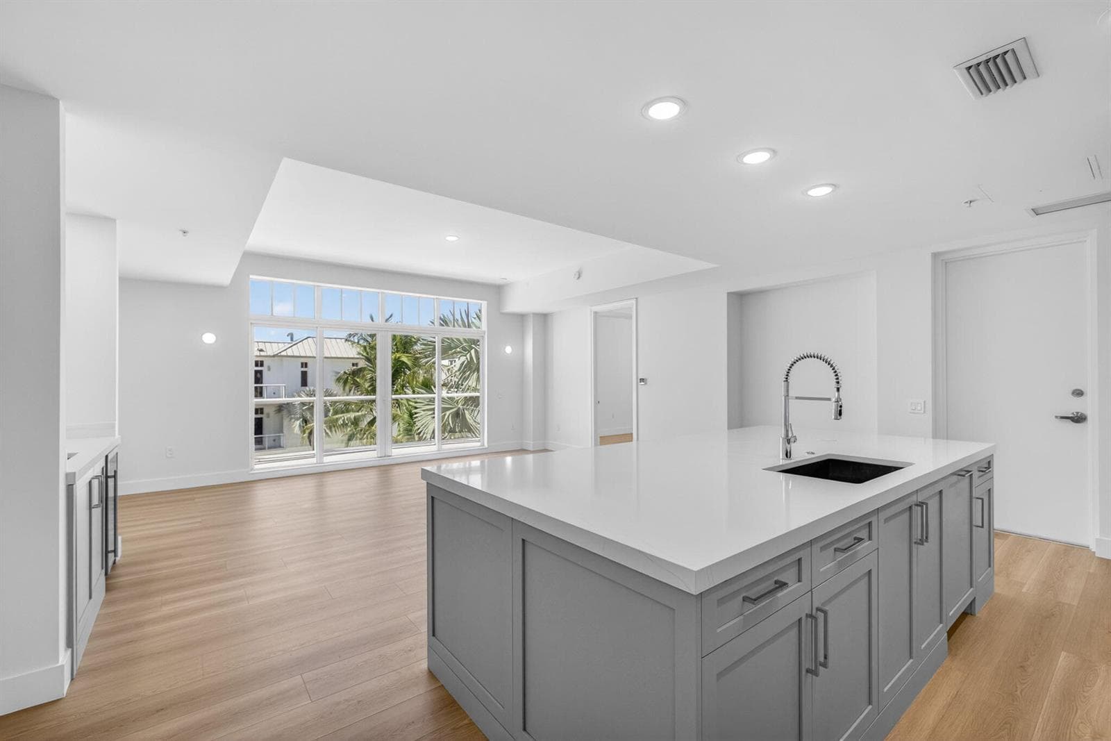 182 Lake Drive #5-301 5