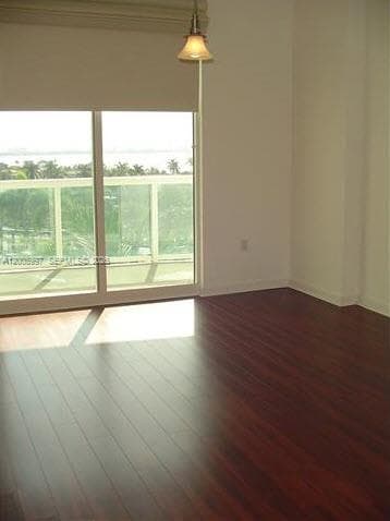 7900 Harbor Island Dr 817 photo 9