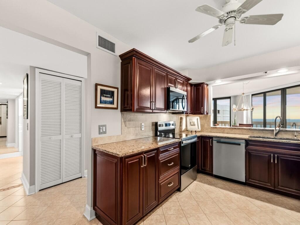 9960 S Ocean Drive 1905 photo 5