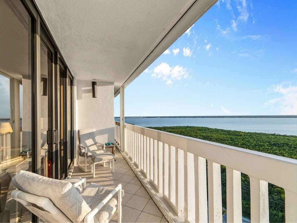 9960 S Ocean Drive 1905 photo 18