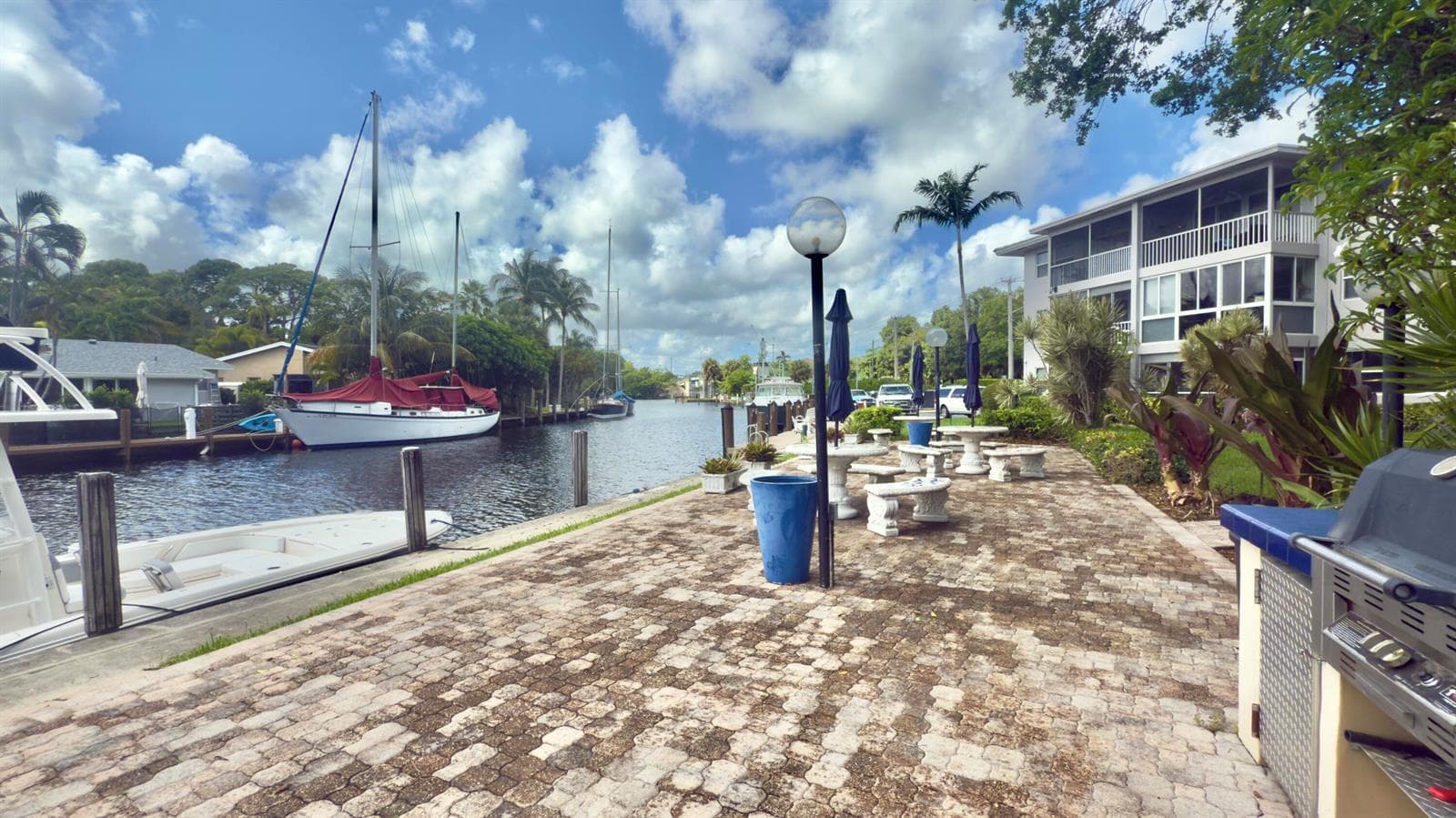 1200 SW 12th Street SW #305 3
