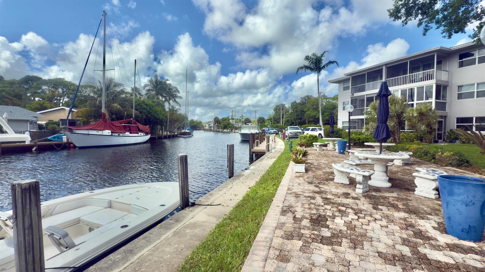 1200 SW 12th Street SW #305 4