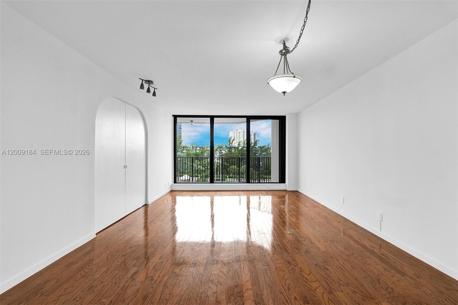 300 Three Islands Blvd #305 2
