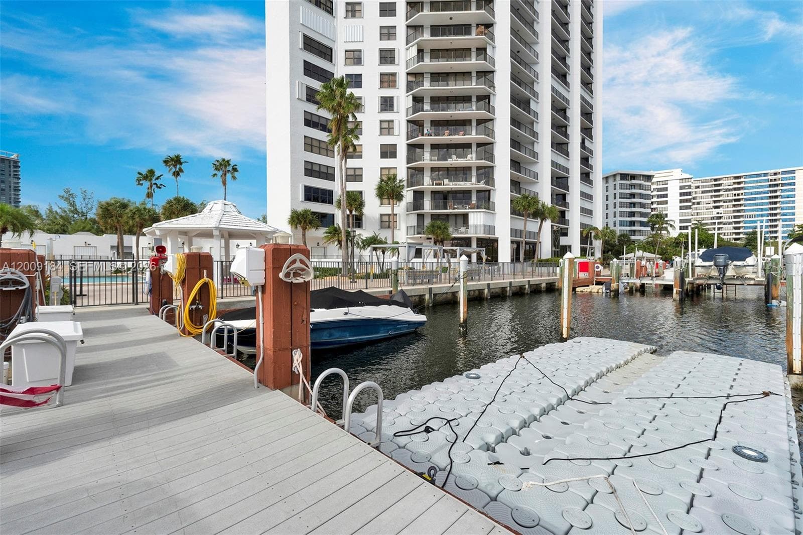 300 Three Islands Blvd #305 1