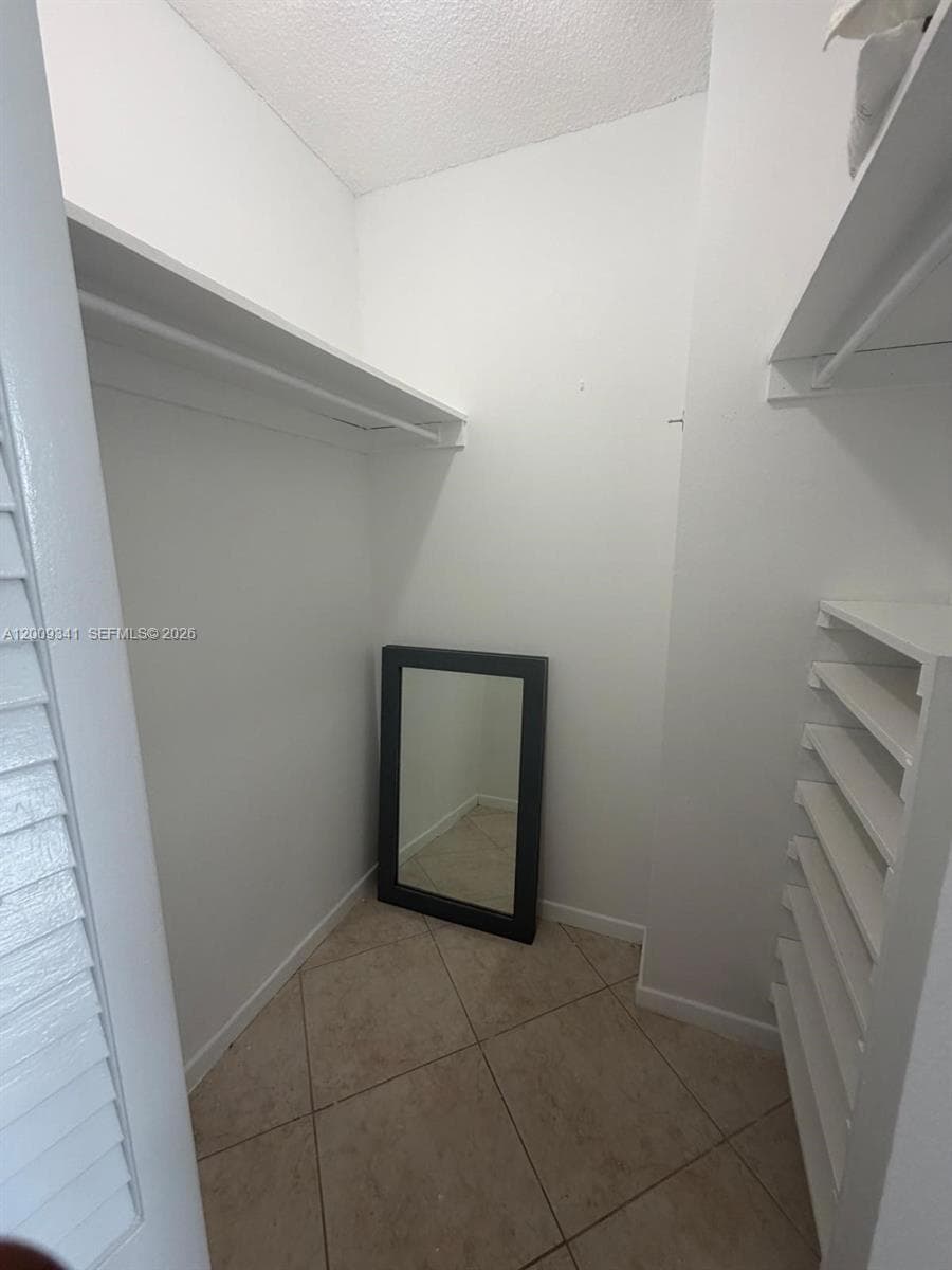 300 Bayview Dr 915 photo 13