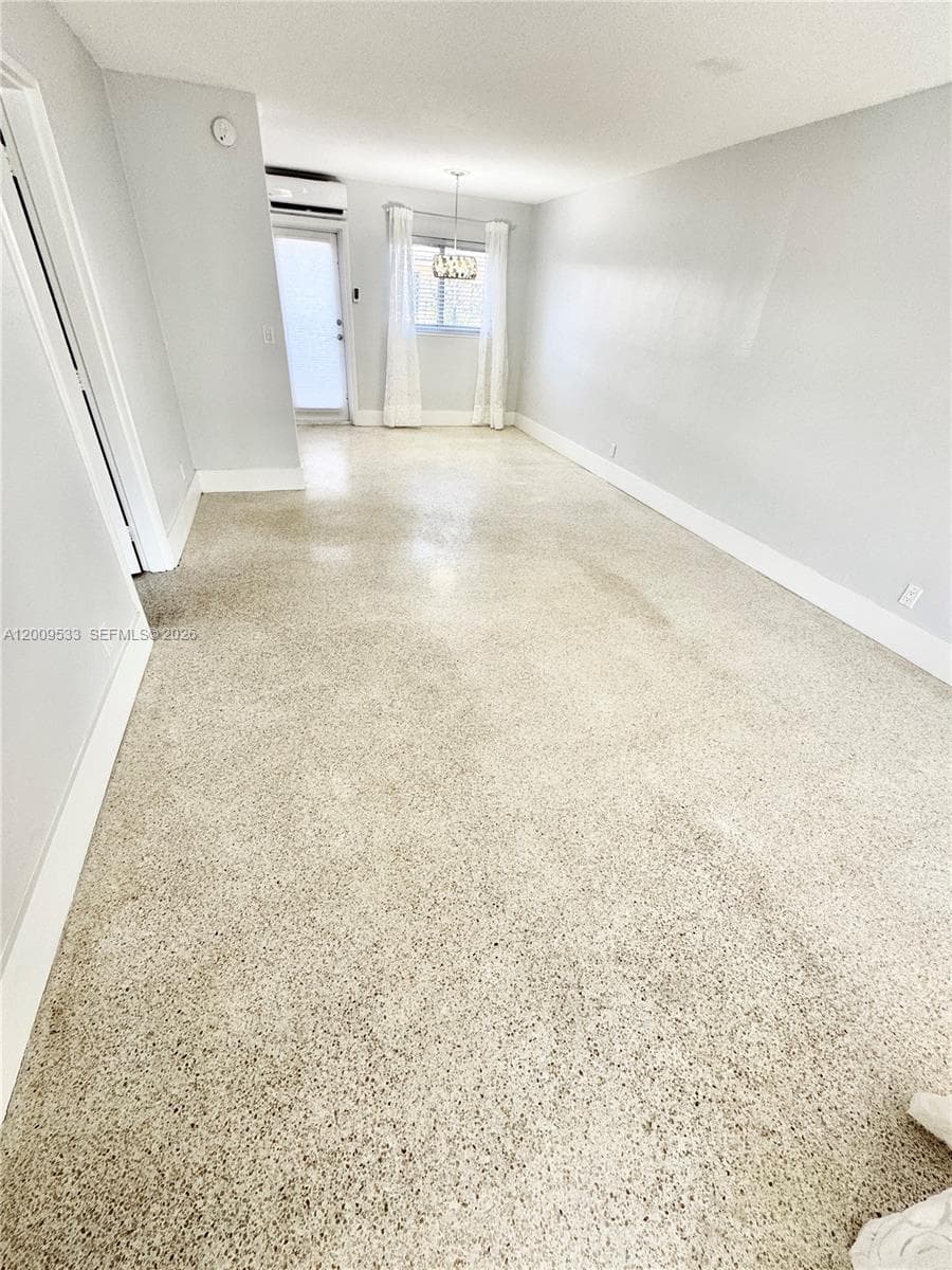 1601 SE 15 1B photo 3