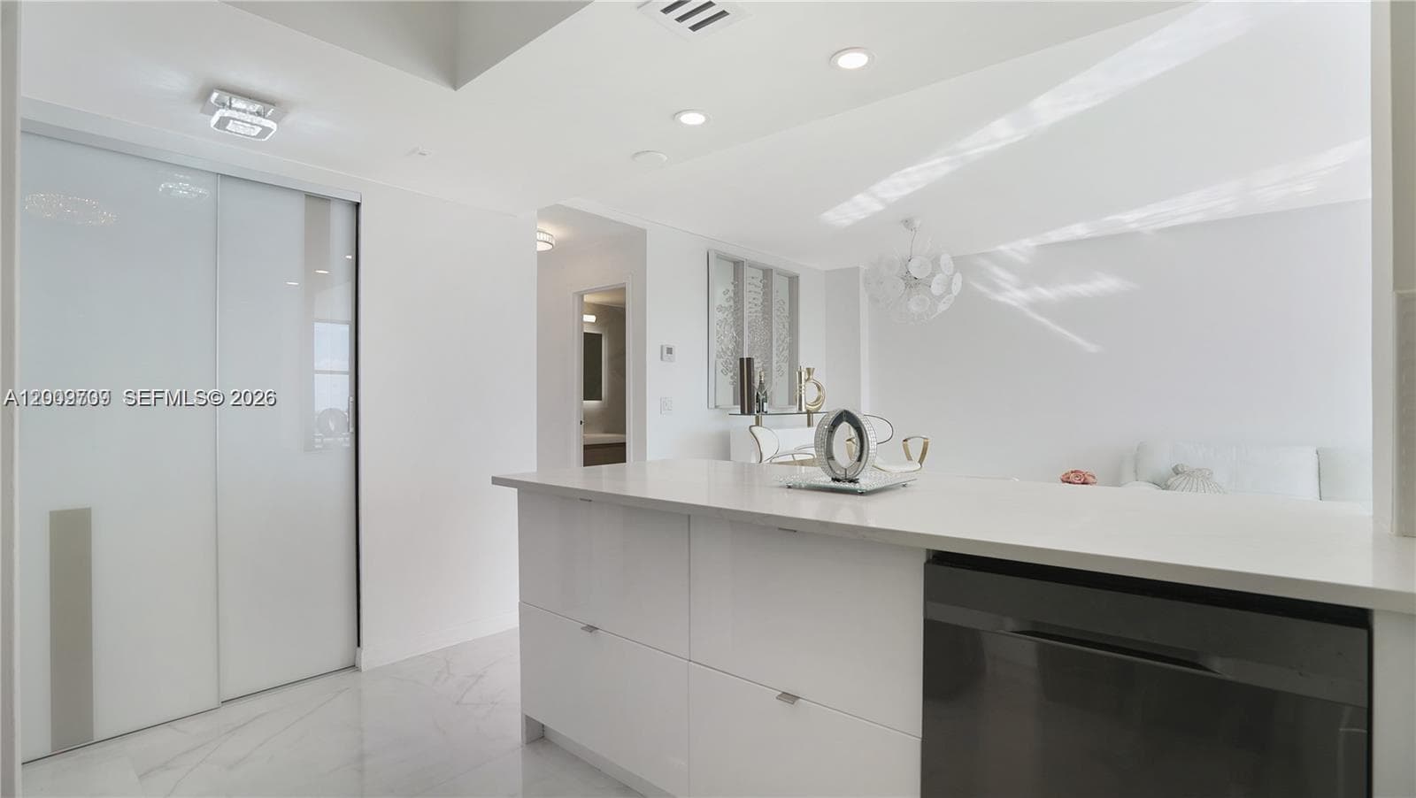 2017 Ocean Dr 1206 photo 19