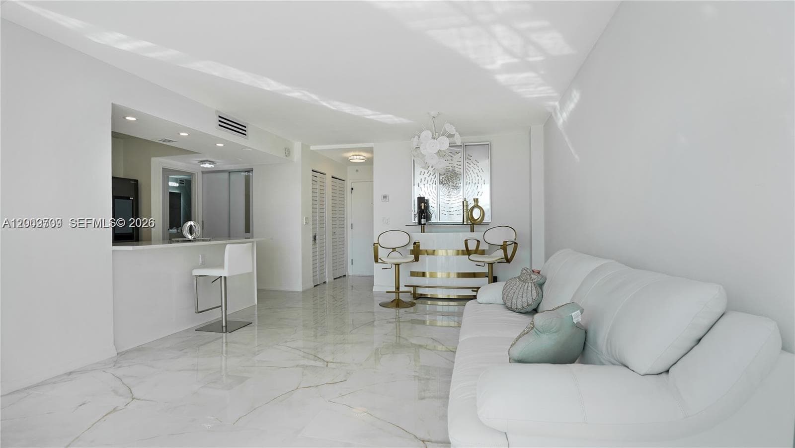2017 Ocean Dr 1206 photo 8