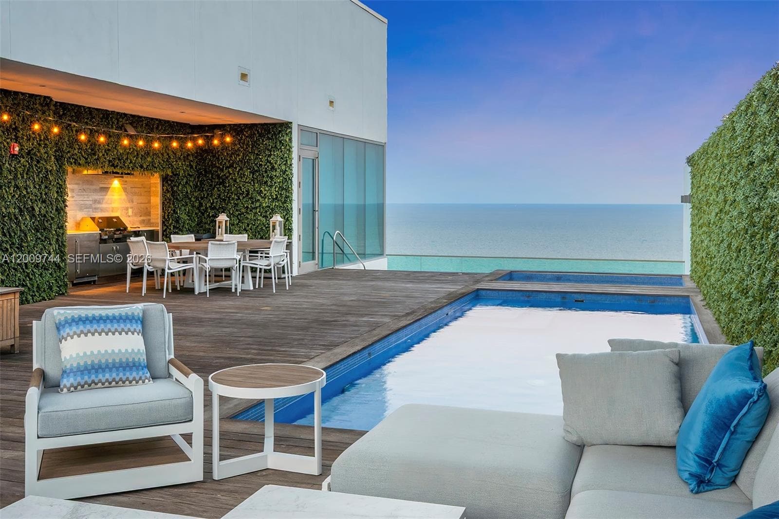 10201 Collins Ave 3