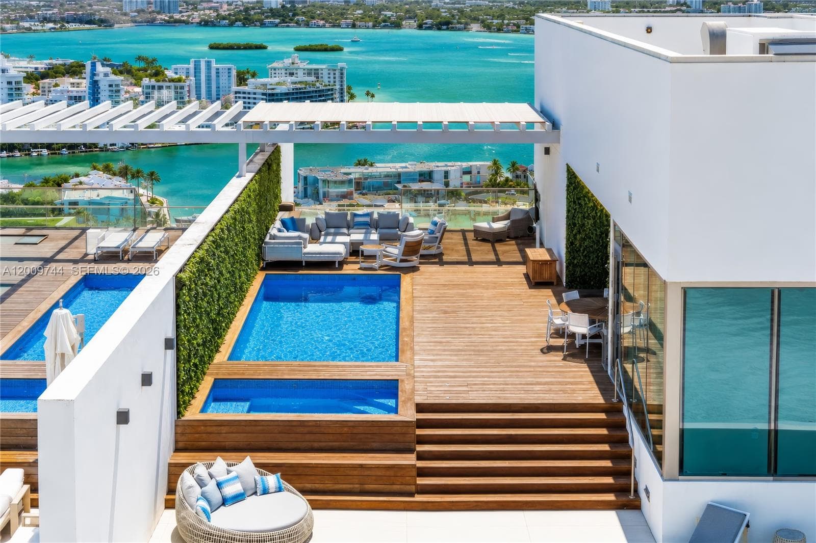 10201 Collins Ave 1