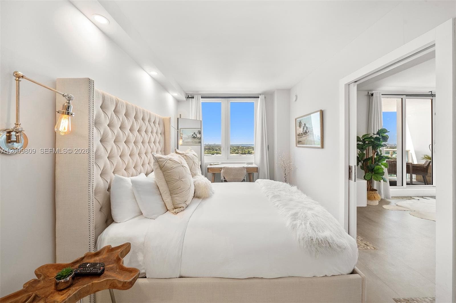 2301 Collins Ave 1533 photo 3