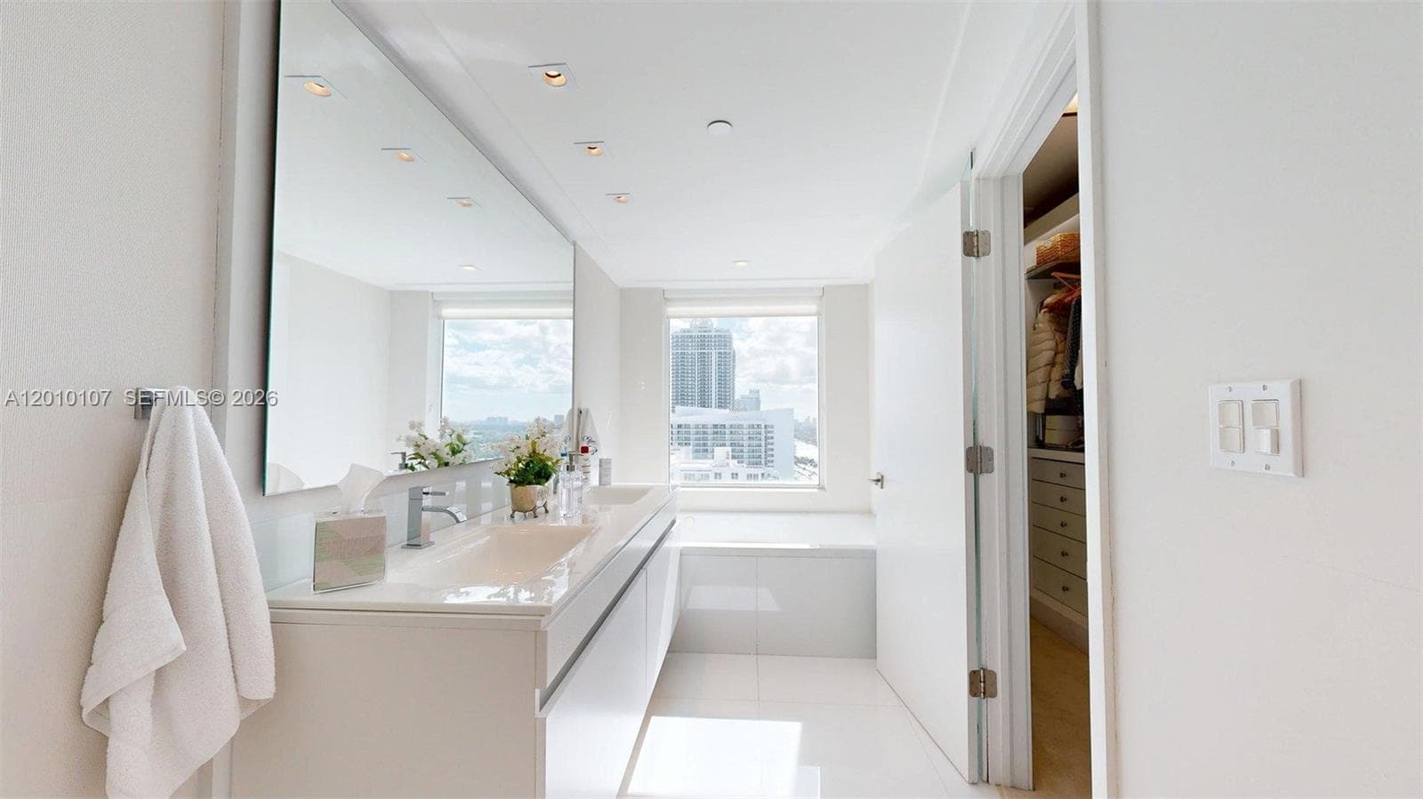 5025 Collins Ave 2206 photo 19