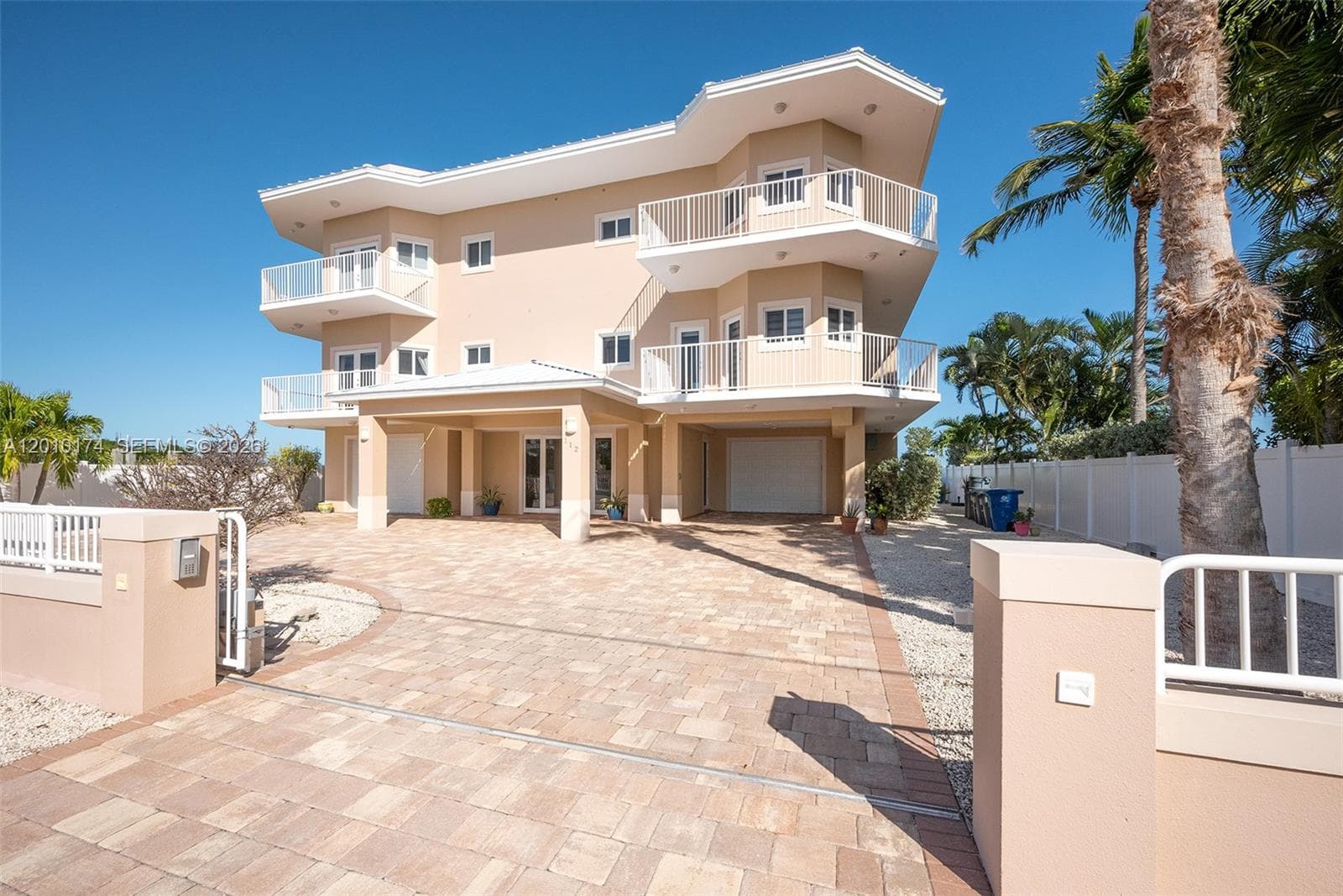 112 N Bounty Ln 2