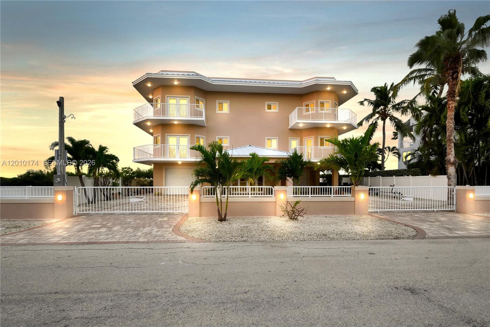 112 N Bounty Ln 5