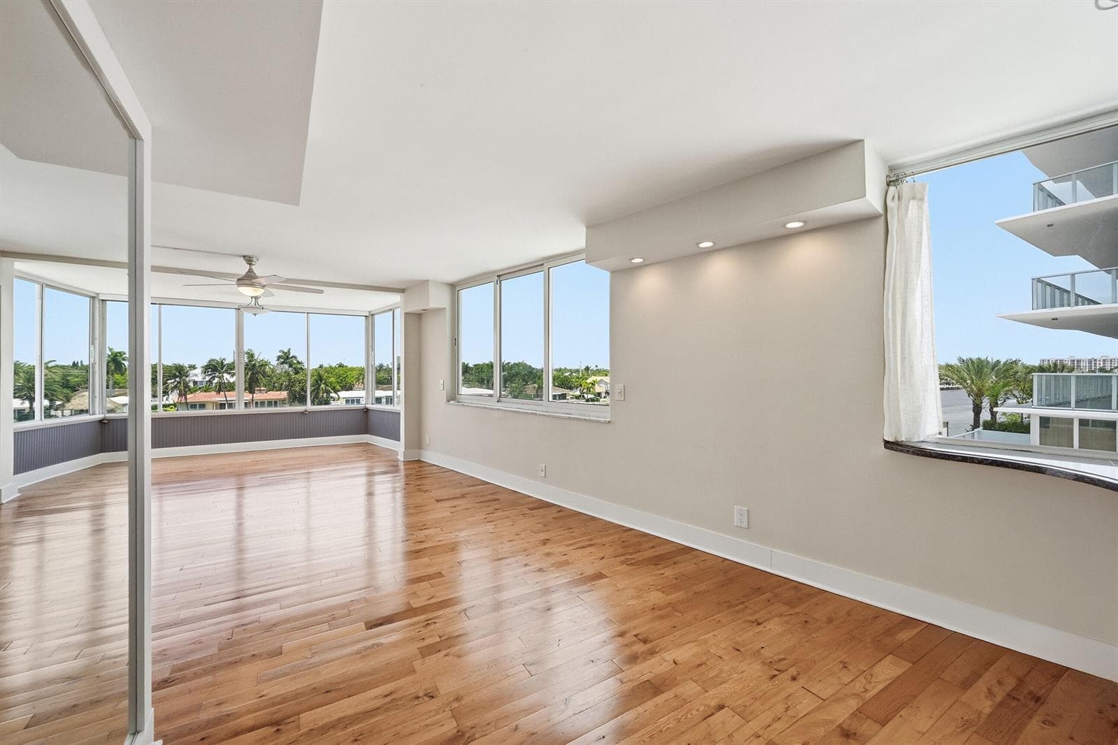 401 N Riverside Drive 408 photo 10