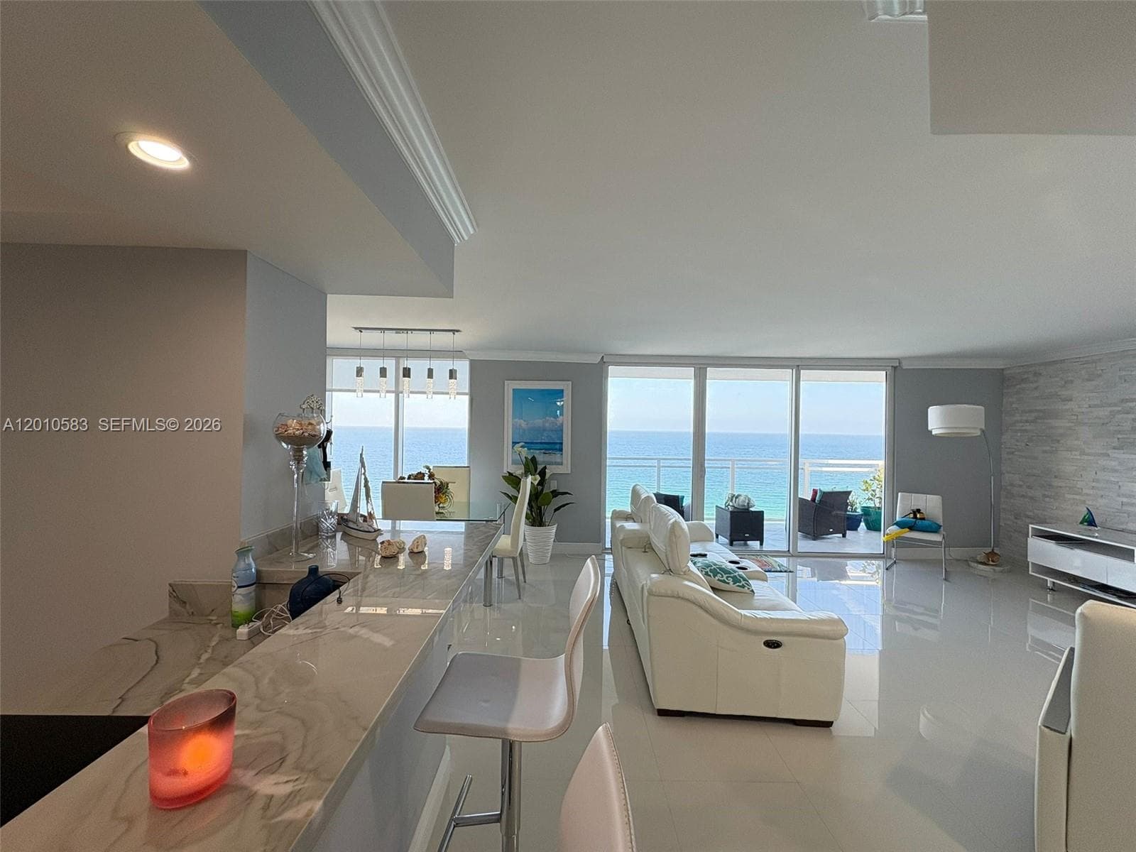 2030 Ocean Dr 1812 photo 6
