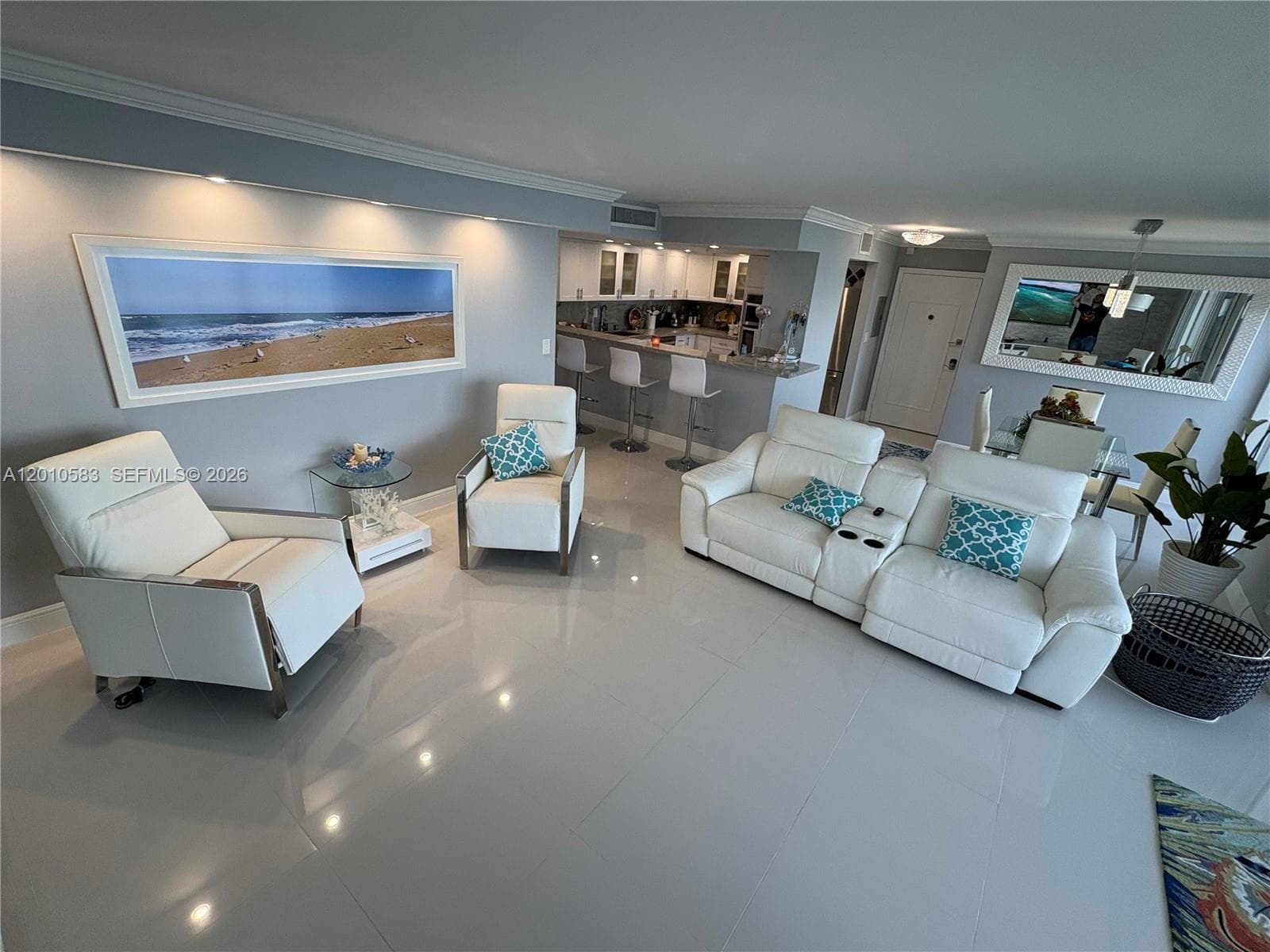 2030 Ocean Dr 3