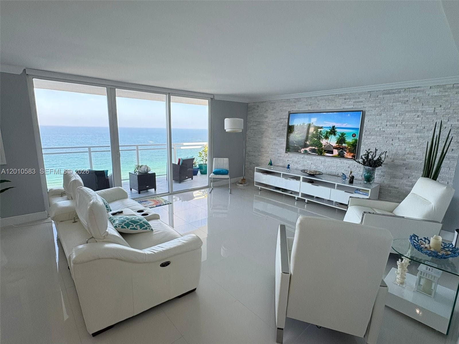 2030 Ocean Dr 1