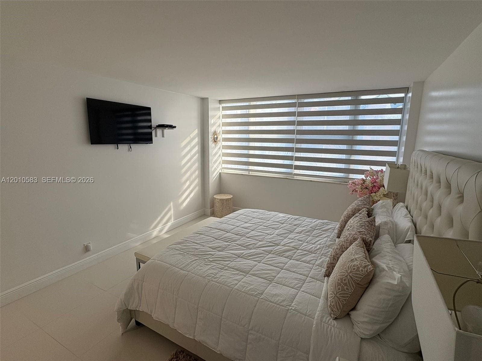 2030 Ocean Dr 1812 photo 15