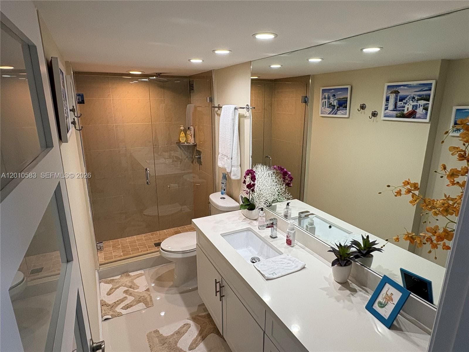 2030 Ocean Dr 1812 photo 11