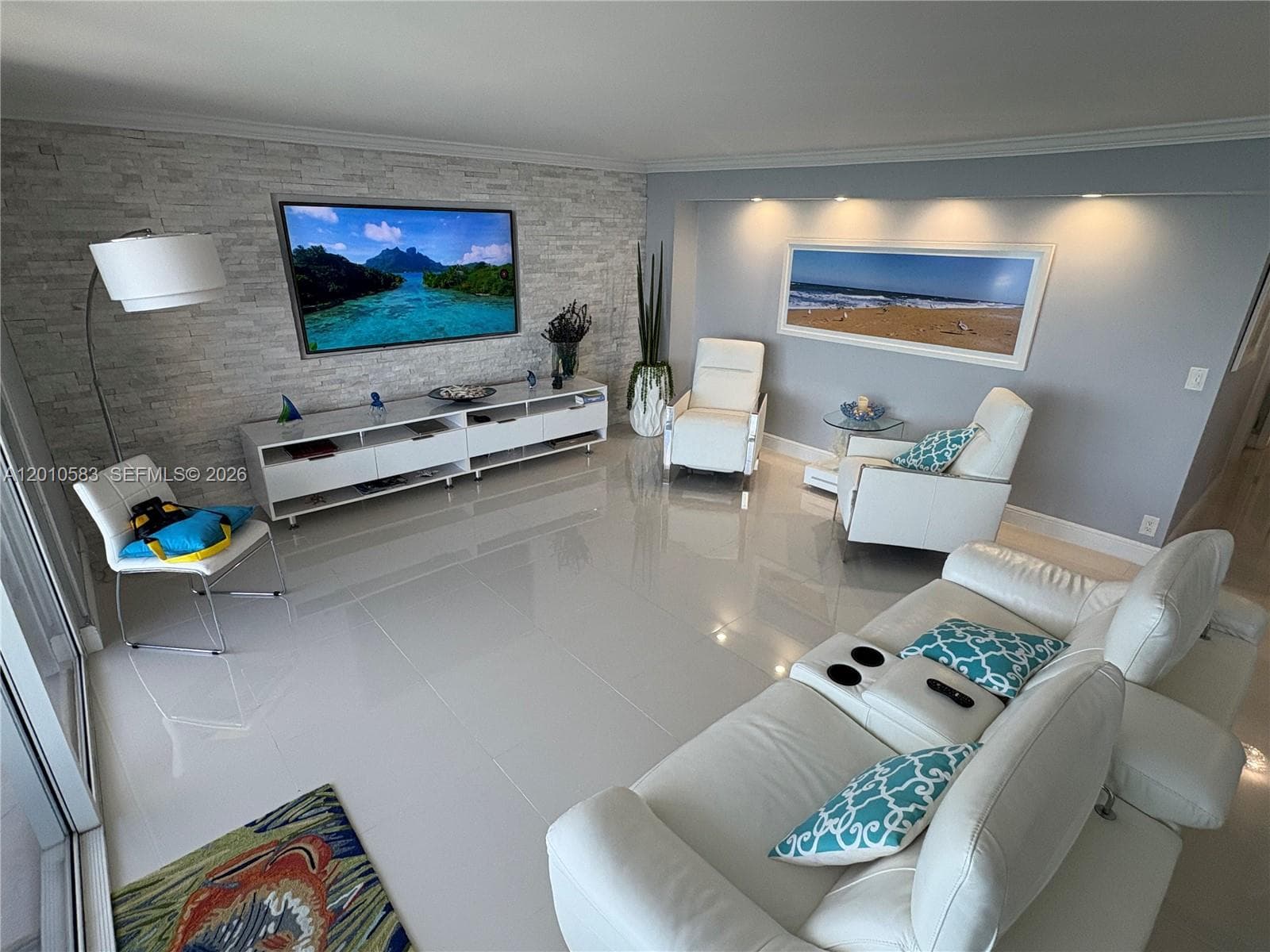 2030 Ocean Dr 4