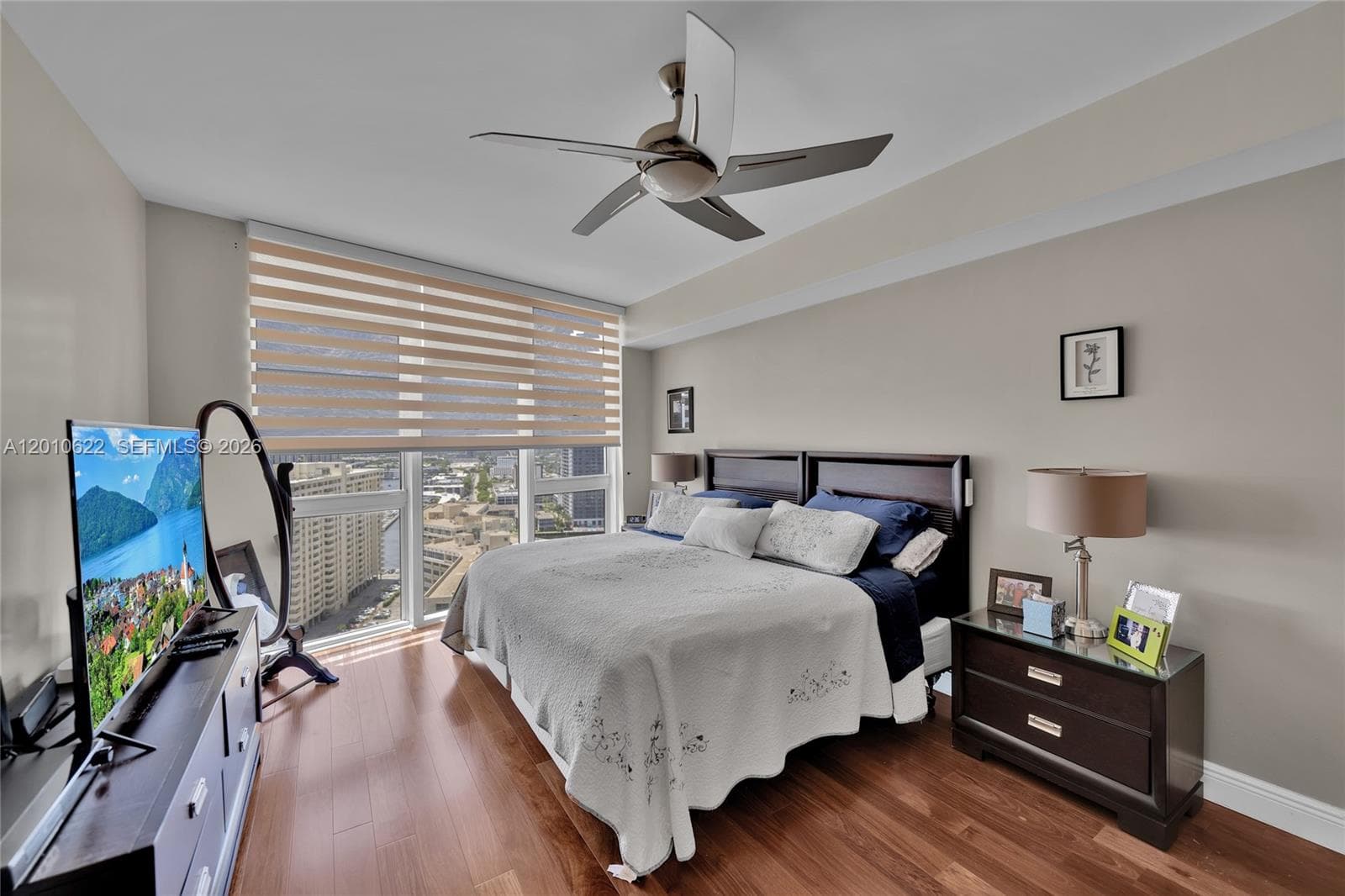 1800 Ocean Dr 2205 photo 14