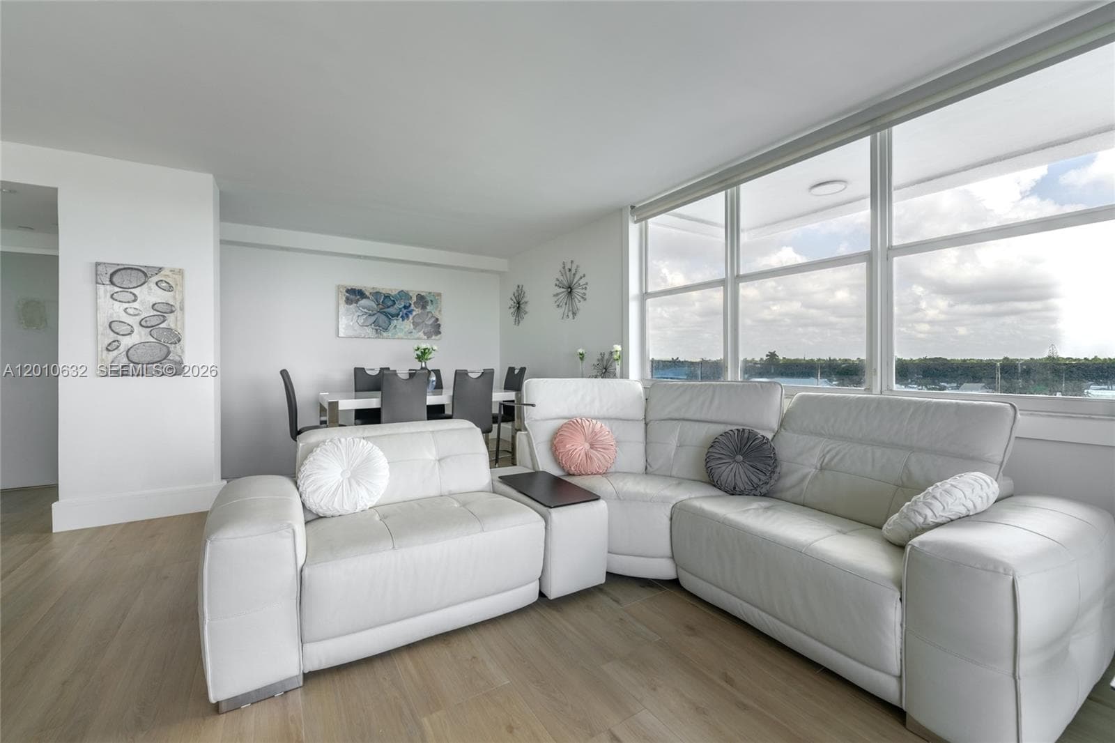 2639 N Riverside Dr 501 photo 12