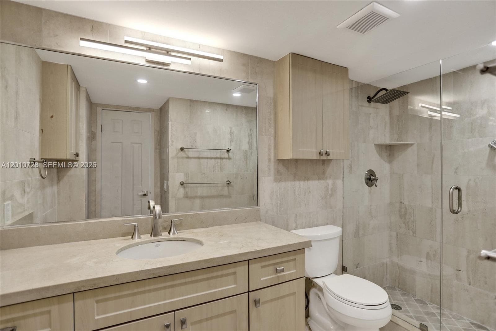 2301 Ocean Dr 2404 photo 17