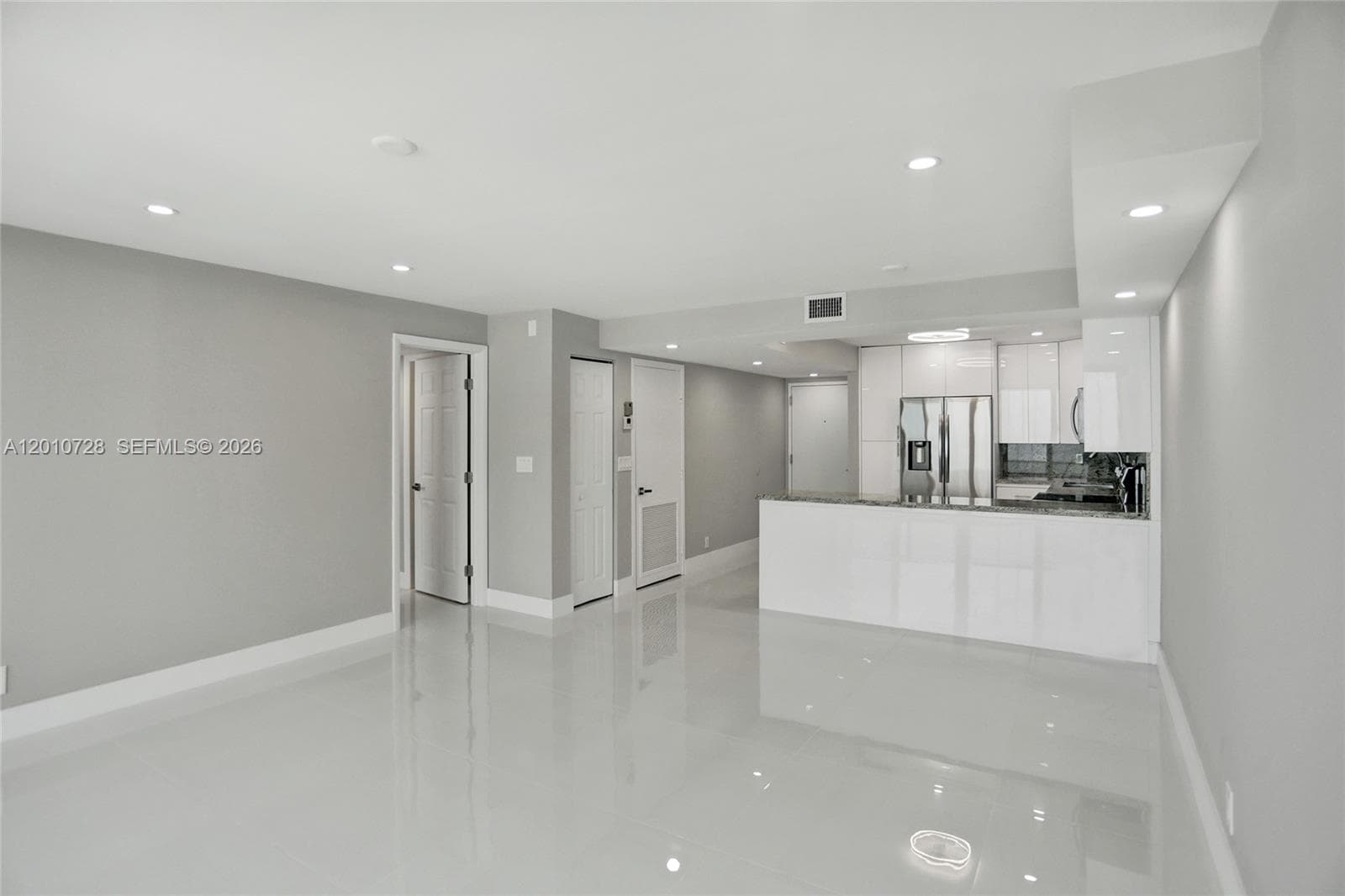 2301 Ocean Dr 2404 photo 9