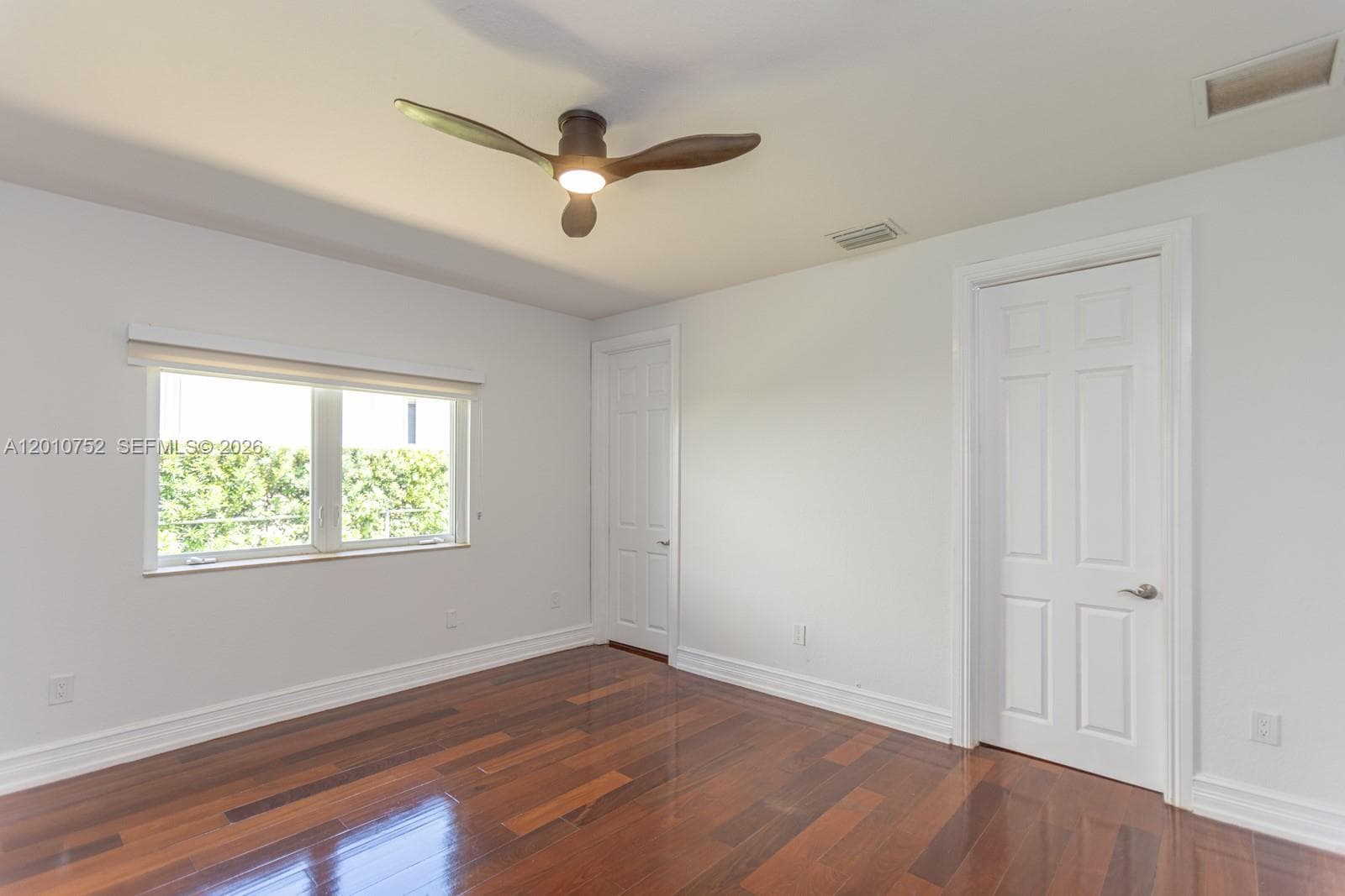 425 Shore Dr photo 18