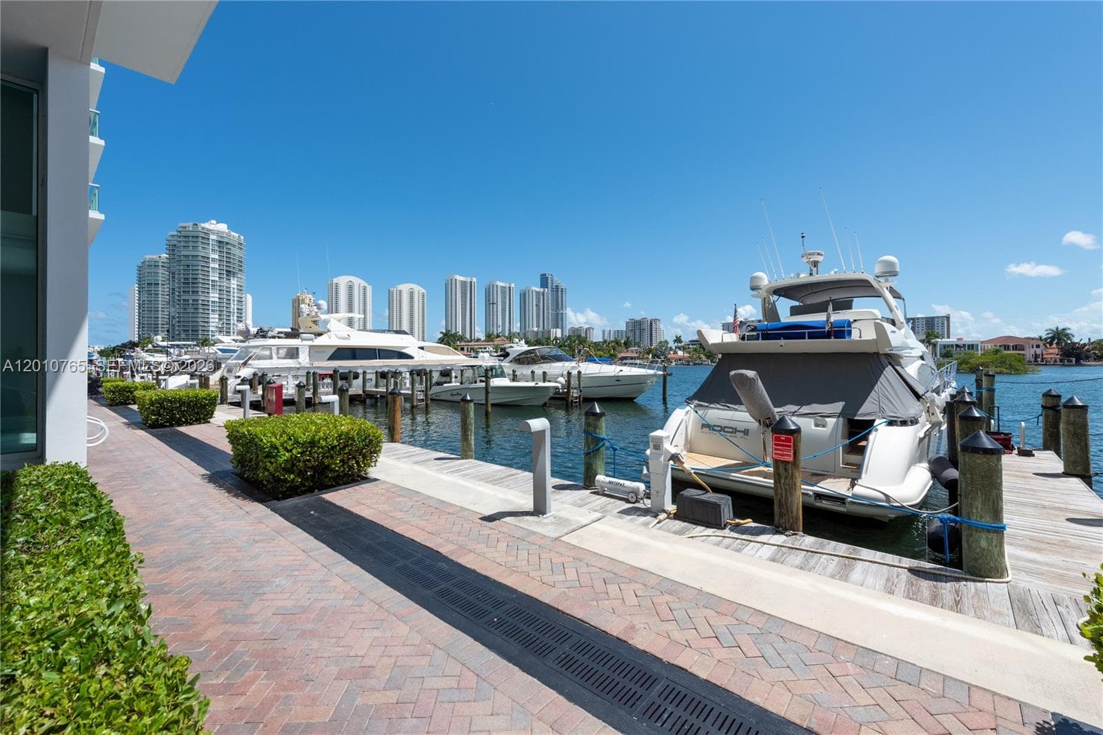 400 Sunny Isles Blvd 1518 photo 25