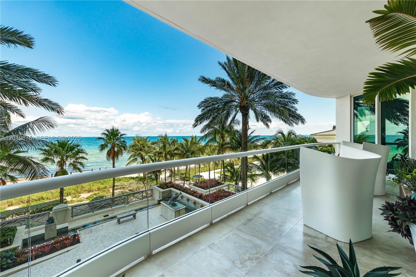 16051 Collins Ave 403 photo 4