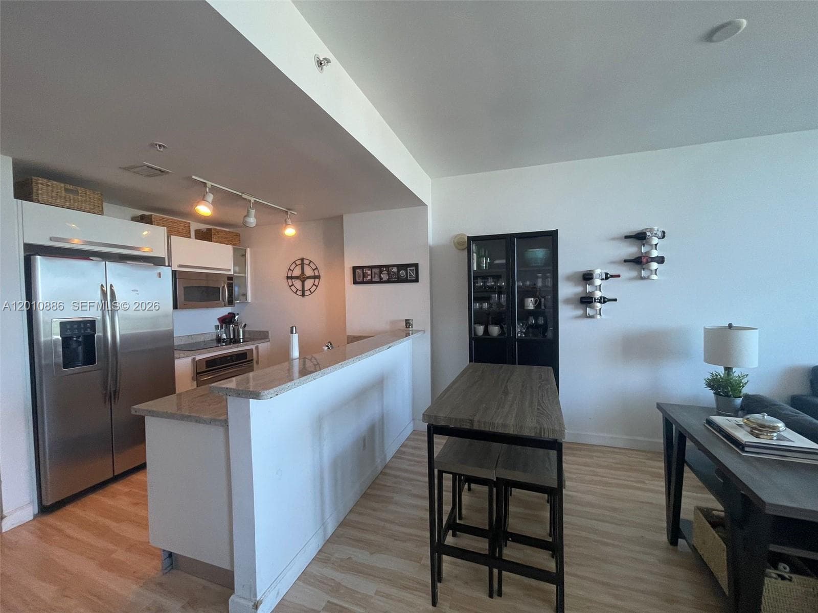601 NE 36th St 1705 photo 4