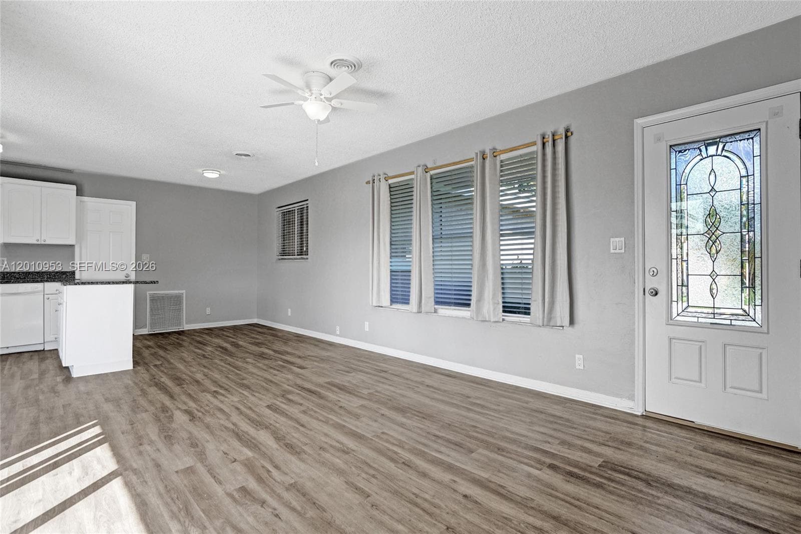949 10th Ct photo 9